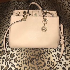 ✨Michael kors purse